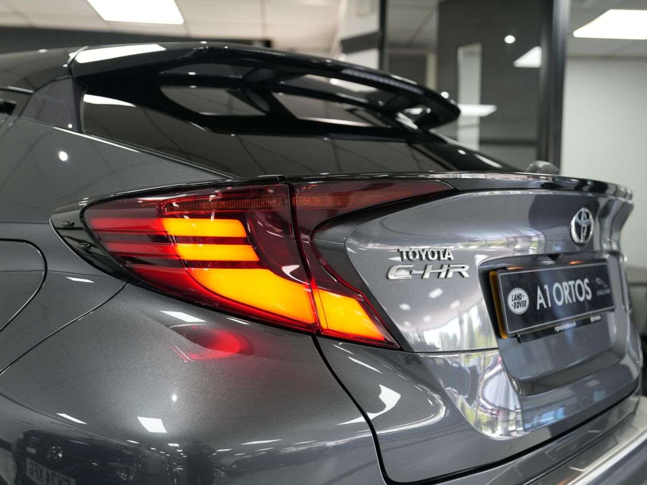 2022 TOYOTA C-HR 2022 TOYOTA C-HR