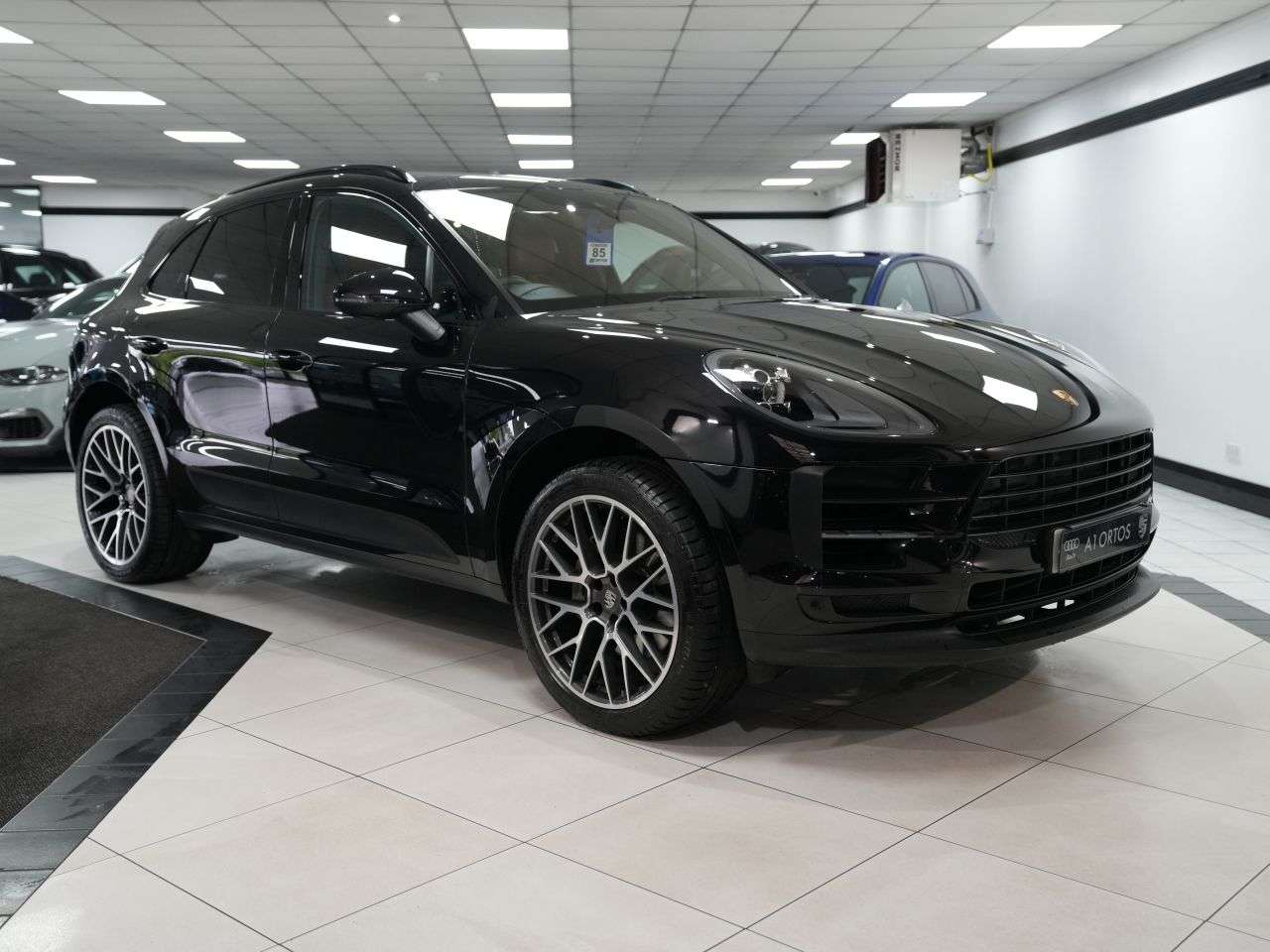 A 2019 PORSCHE MACAN 3.0T V6 S SUV 5dr Petrol PDK 4WD Euro 6 (s/s) (354 ps) ONE FORMER KEEPER + A 2019 PORSCHE MACAN 3.0T V6 S SUV 5dr Petrol PDK 4WD Euro 6 (s/s) (354 ps) ONE FORMER KEEPER +