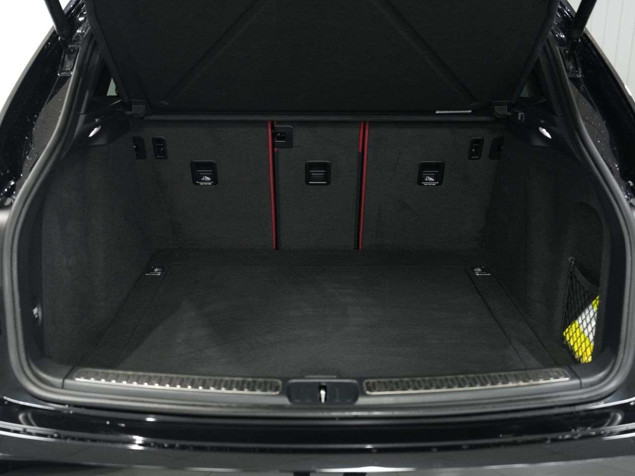 2019 PORSCHE MACAN 2019 PORSCHE MACAN