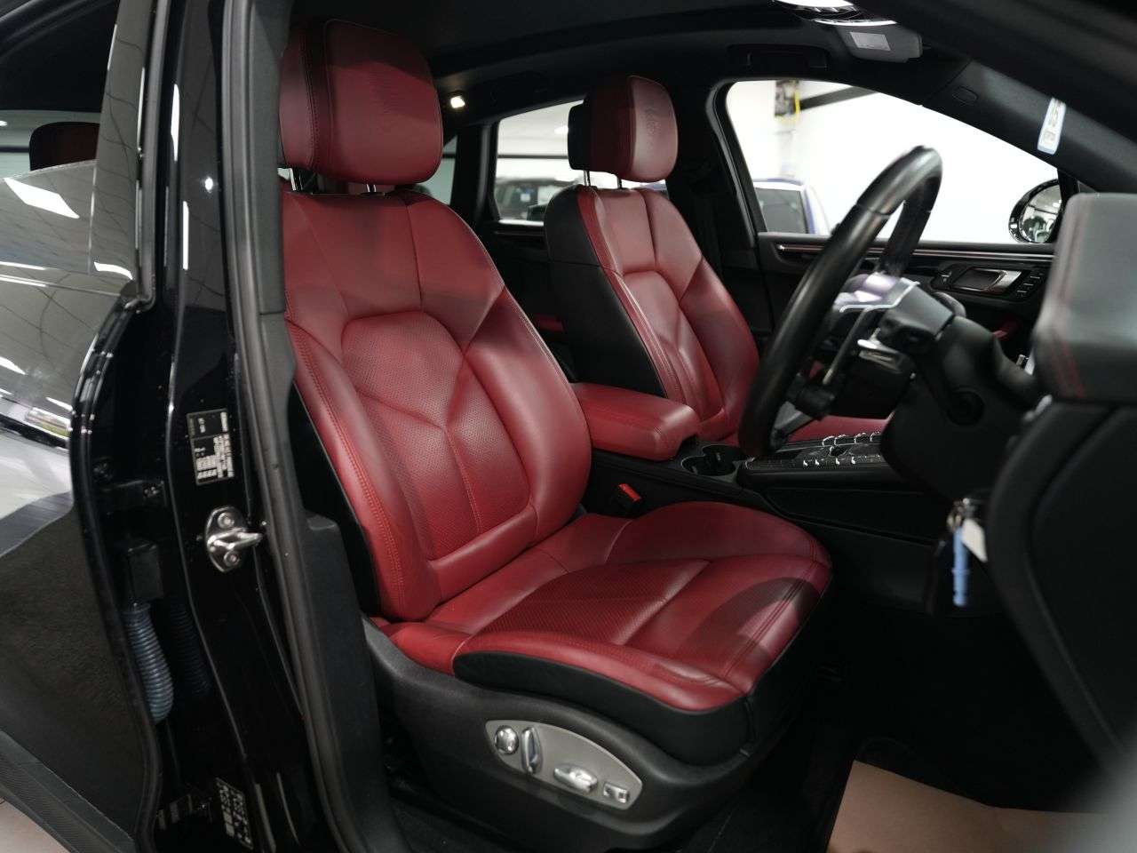 2019 PORSCHE MACAN 2019 PORSCHE MACAN