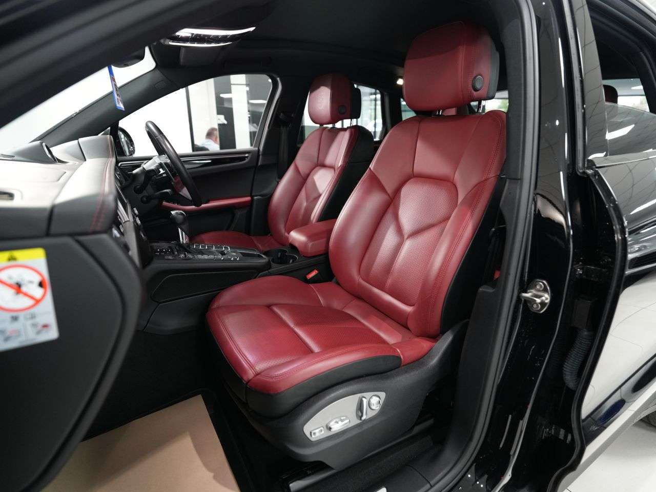 2019 PORSCHE MACAN 2019 PORSCHE MACAN