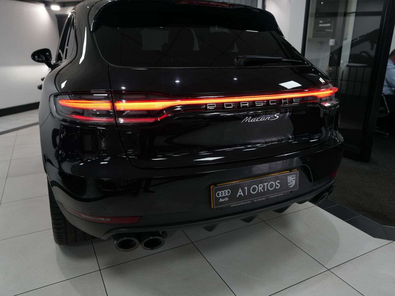 2019 PORSCHE MACAN 2019 PORSCHE MACAN