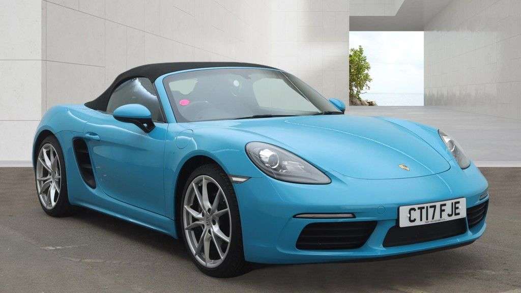 A 2017 PORSCHE 718 BOXSTER 2.0T Convertible 2dr Petrol PDK Euro 6 (s/s) (300 ps) BEAUTIFUL LOW MILES E A 2017 PORSCHE 718 BOXSTER 2.0T Convertible 2dr Petrol PDK Euro 6 (s/s) (300 ps) BEAUTIFUL LOW MILES E