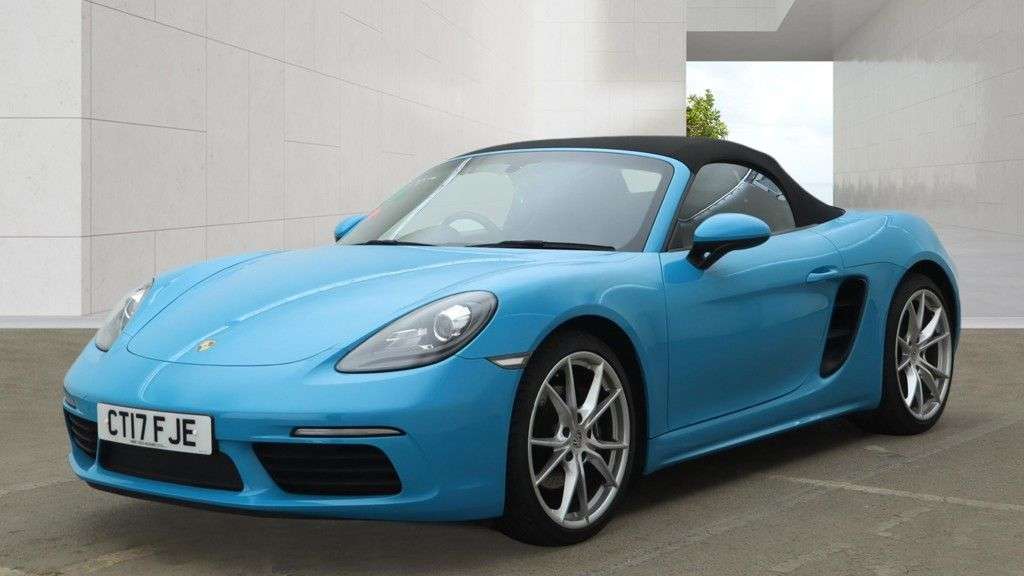 A 2017 PORSCHE 718 BOXSTER 2.0T Convertible 2dr Petrol PDK Euro 6 (s/s) (300 ps) BEAUTIFUL LOW MILES E A 2017 PORSCHE 718 BOXSTER 2.0T Convertible 2dr Petrol PDK Euro 6 (s/s) (300 ps) BEAUTIFUL LOW MILES E