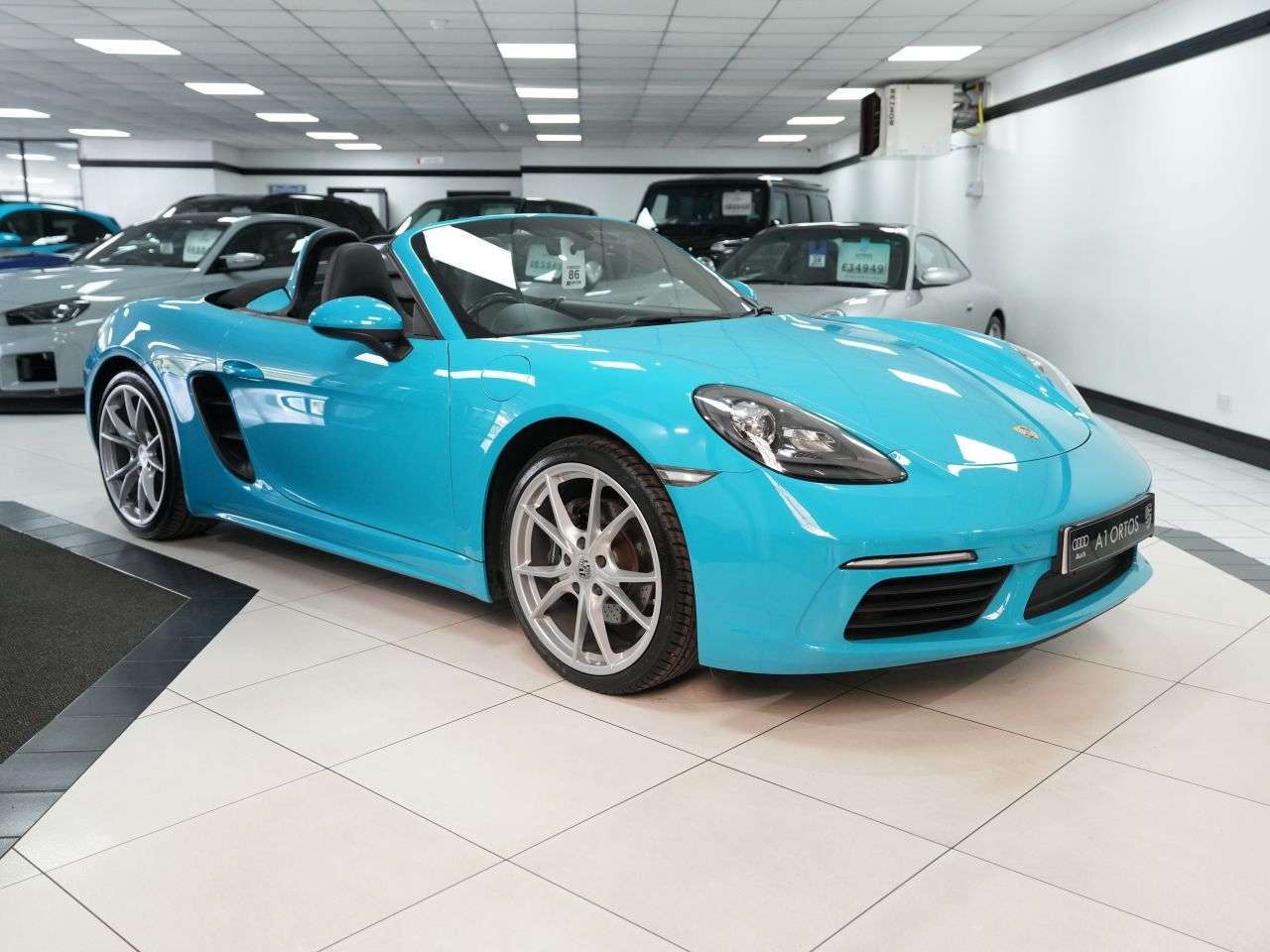 A 2017 PORSCHE 718 BOXSTER 2.0T Convertible 2dr Petrol PDK Euro 6 (s/s) (300 ps) BEAUTIFUL LOW MILES E A 2017 PORSCHE 718 BOXSTER 2.0T Convertible 2dr Petrol PDK Euro 6 (s/s) (300 ps) BEAUTIFUL LOW MILES E