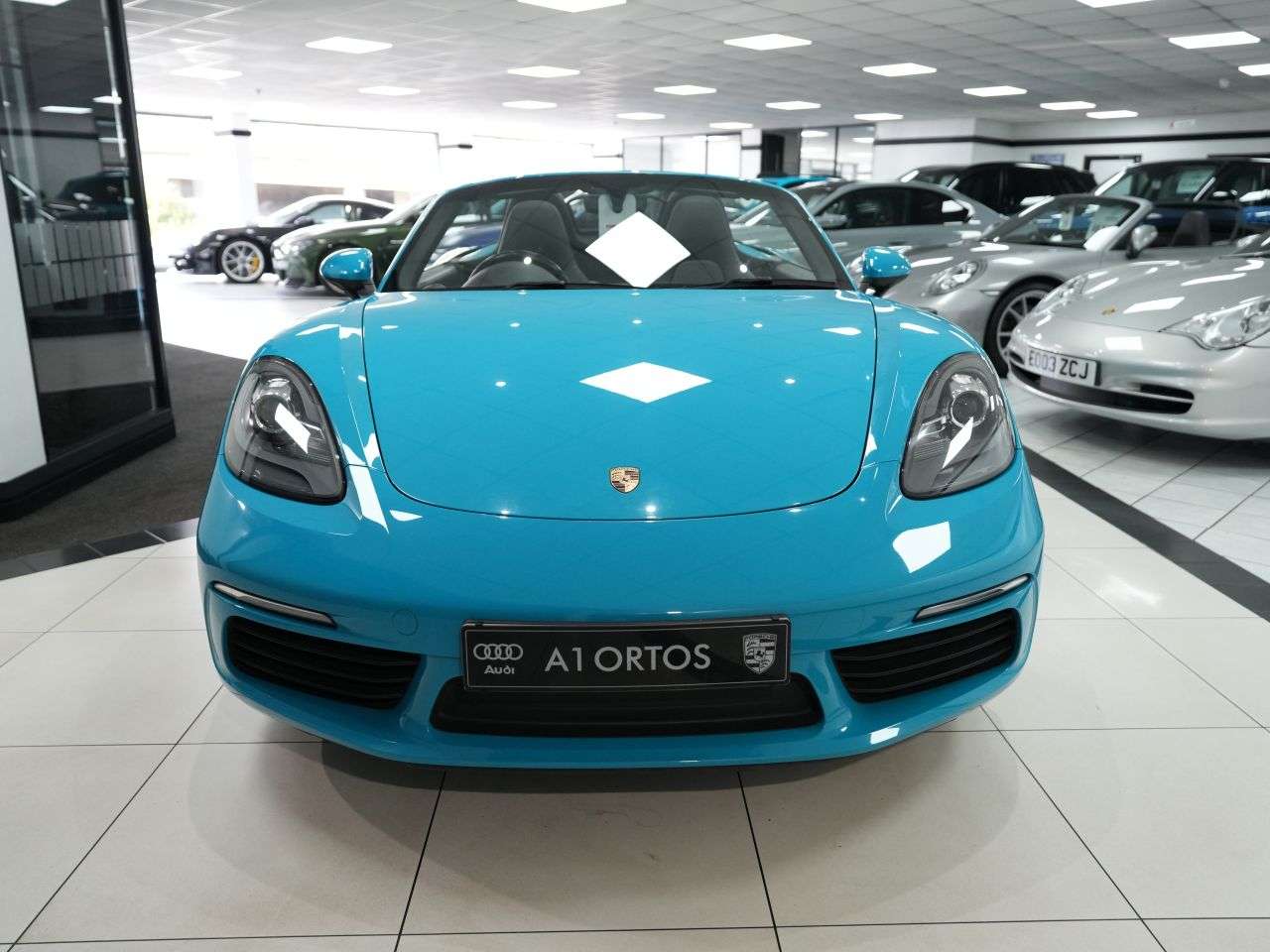 A 2017 PORSCHE 718 BOXSTER 2.0T Convertible 2dr Petrol PDK Euro 6 (s/s) (300 ps) BEAUTIFUL LOW MILES E A 2017 PORSCHE 718 BOXSTER 2.0T Convertible 2dr Petrol PDK Euro 6 (s/s) (300 ps) BEAUTIFUL LOW MILES E