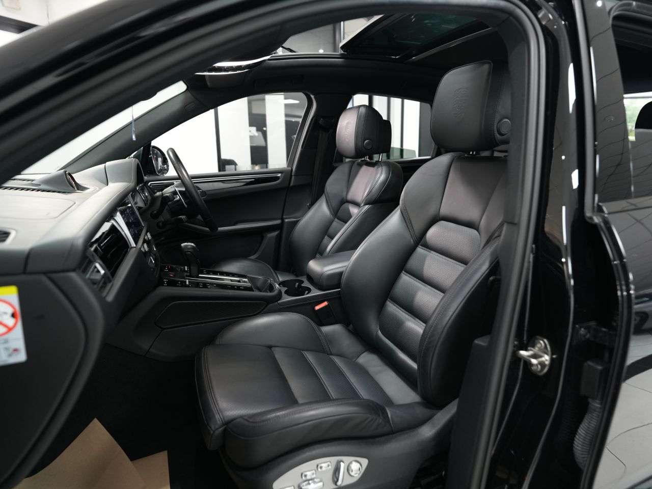 2023 PORSCHE MACAN 2023 PORSCHE MACAN