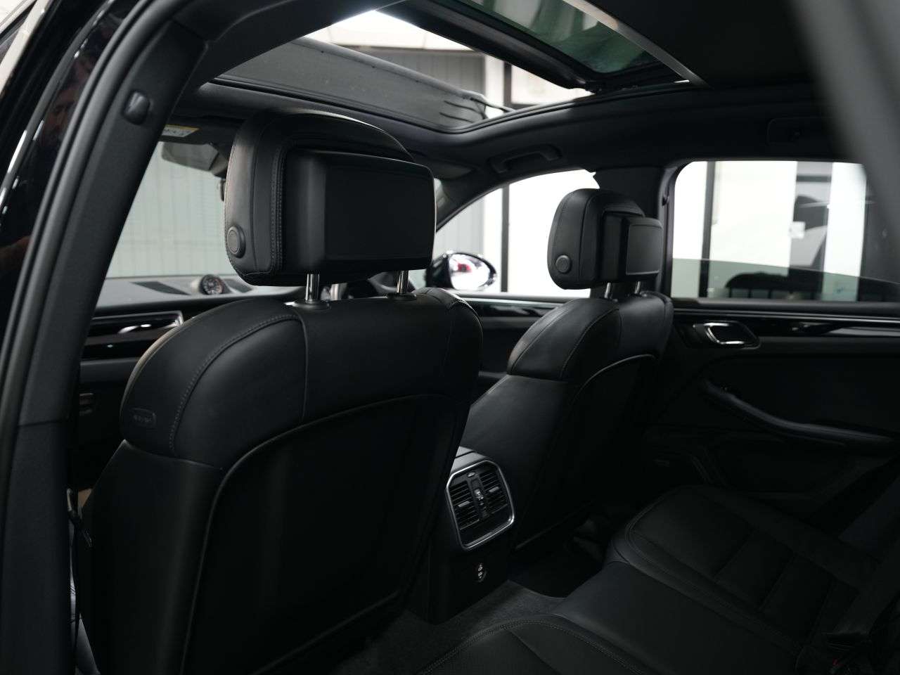 2023 PORSCHE MACAN 2023 PORSCHE MACAN