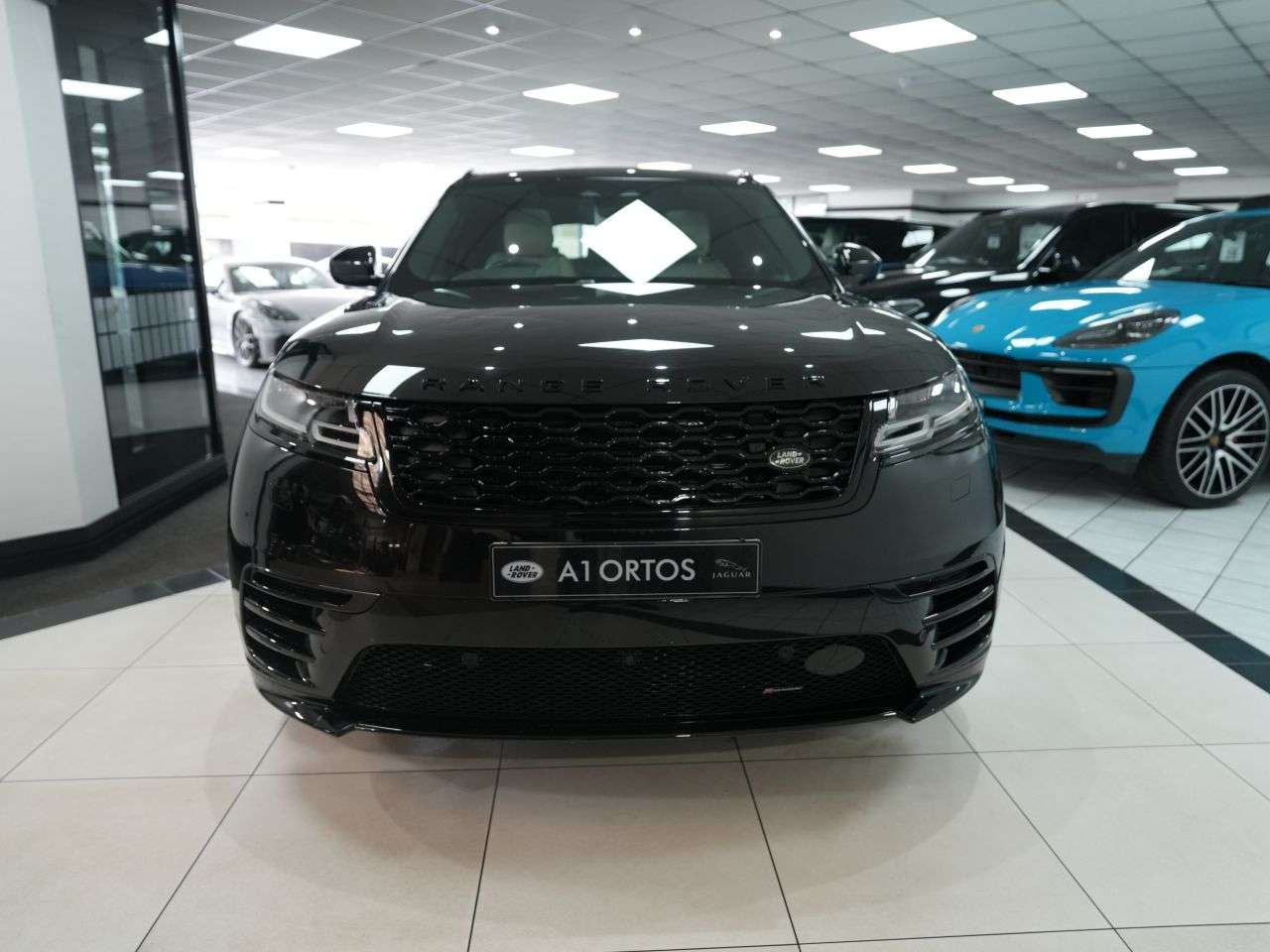 A 2022 LAND ROVER RANGE ROVER VELAR 2.0 D200 MHEV Edition SUV 5dr Diesel Auto 4WD Euro 6 (s/s) (204 ps) 1 OWNER A 2022 LAND ROVER RANGE ROVER VELAR 2.0 D200 MHEV Edition SUV 5dr Diesel Auto 4WD Euro 6 (s/s) (204 ps) 1 OWNER