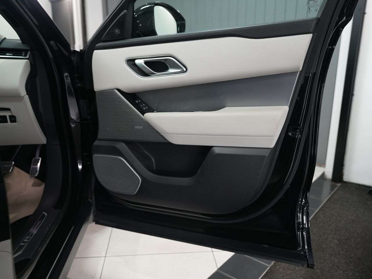 2022 LAND ROVER RANGE ROVER VELAR 2022 LAND ROVER RANGE ROVER VELAR
