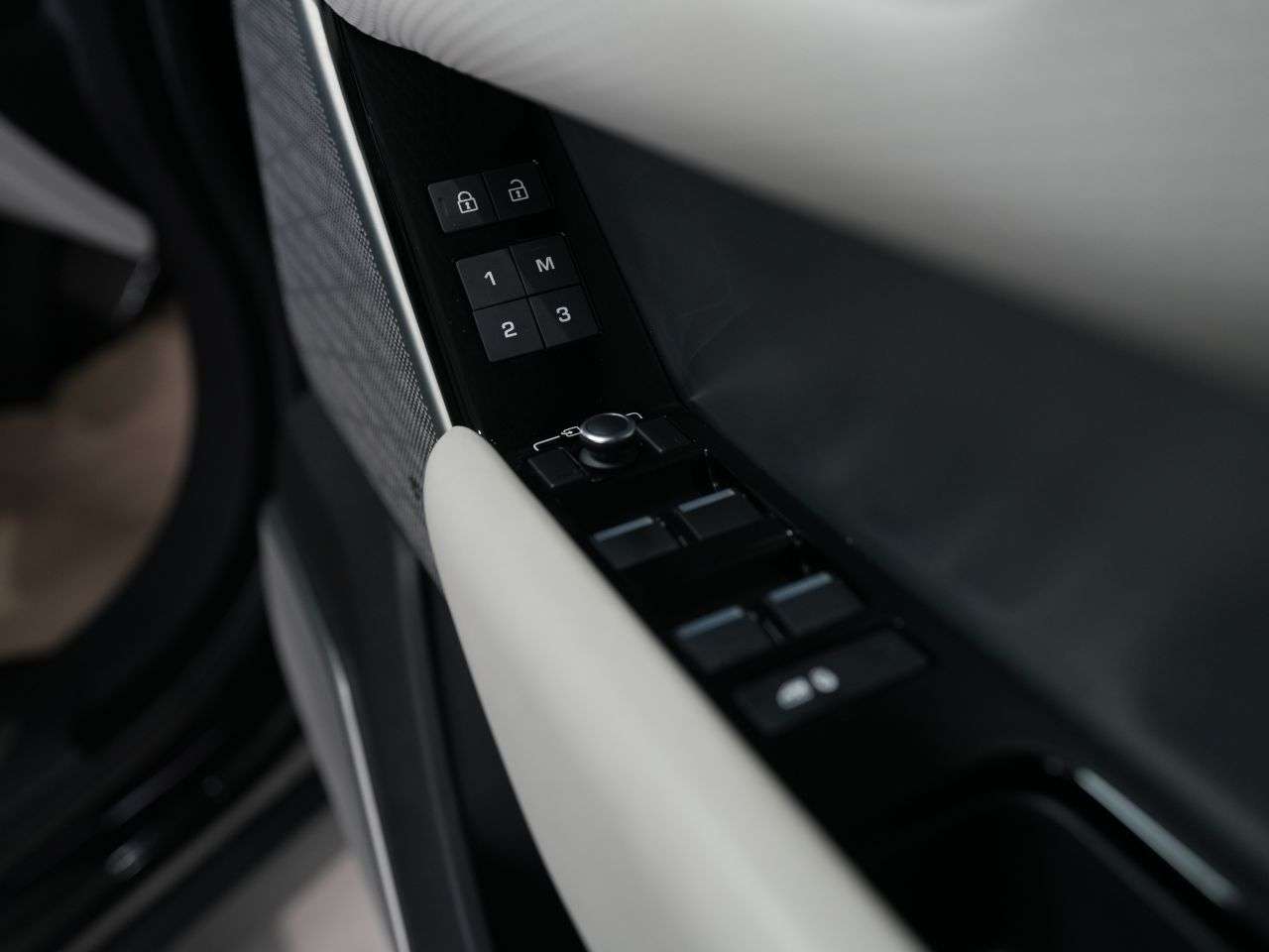 2022 LAND ROVER RANGE ROVER VELAR 2022 LAND ROVER RANGE ROVER VELAR