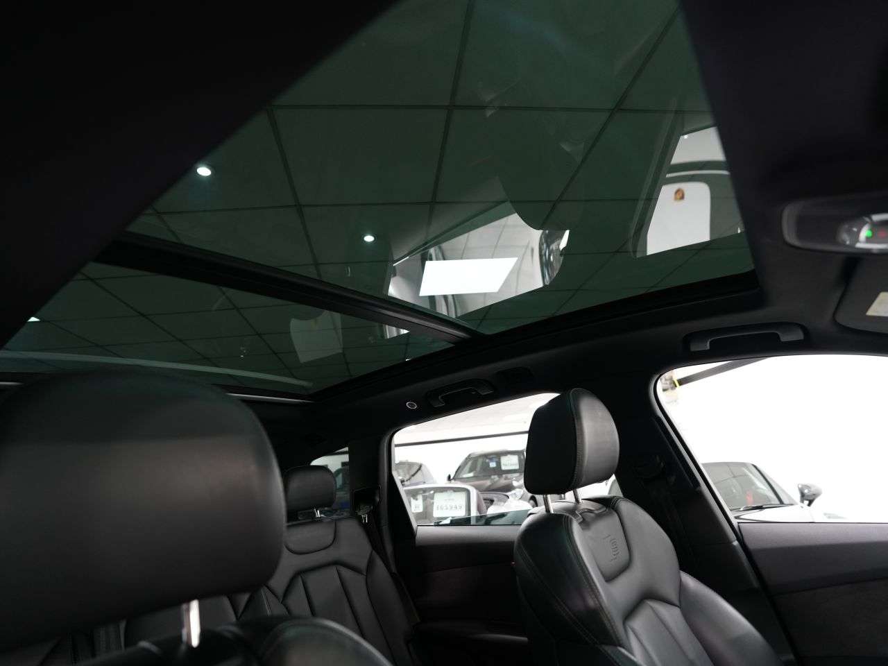 A 2020 AUDI Q7 3.0 TDI V6 50 S line SUV 5dr Diesel Tiptronic quattro Euro 6 (s/s) (286 ps) A 2020 AUDI Q7 3.0 TDI V6 50 S line SUV 5dr Diesel Tiptronic quattro Euro 6 (s/s) (286 ps)
