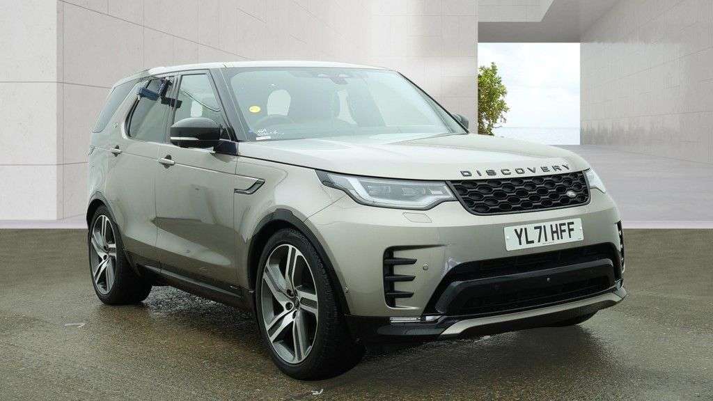 A 2021 LAND ROVER DISCOVERY 3.0 D300 MHEV R-Dynamic HSE SUV 5dr Diesel Auto 4WD Euro 6 (s/s) (300 ps) F A 2021 LAND ROVER DISCOVERY 3.0 D300 MHEV R-Dynamic HSE SUV 5dr Diesel Auto 4WD Euro 6 (s/s) (300 ps) F