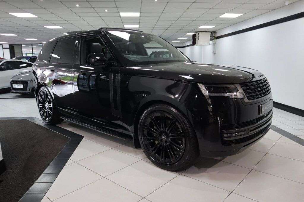 A 2022 LAND ROVER RANGE ROVER 3.0 D350 MHEV HSE SUV 5dr Diesel Auto 4WD Euro 6 (s/s) (350 ps) NEW SHAPE M A 2022 LAND ROVER RANGE ROVER 3.0 D350 MHEV HSE SUV 5dr Diesel Auto 4WD Euro 6 (s/s) (350 ps) NEW SHAPE M