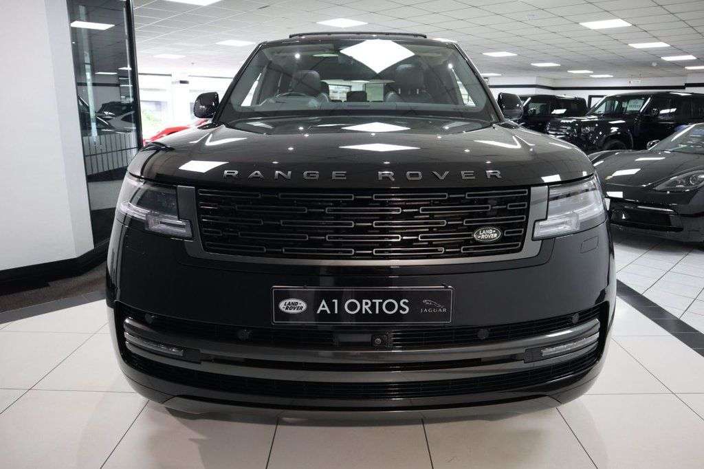 A 2022 LAND ROVER RANGE ROVER 3.0 D350 MHEV HSE SUV 5dr Diesel Auto 4WD Euro 6 (s/s) (350 ps) NEW SHAPE M A 2022 LAND ROVER RANGE ROVER 3.0 D350 MHEV HSE SUV 5dr Diesel Auto 4WD Euro 6 (s/s) (350 ps) NEW SHAPE M