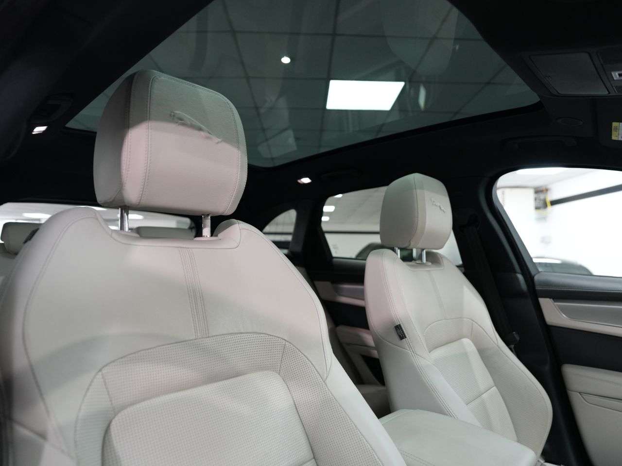 A 2021 JAGUAR F-PACE 2.0 D200 MHEV R-Dynamic S SUV 5dr Diesel Auto AWD Euro 6 (s/s) (204 ps) 1 F A 2021 JAGUAR F-PACE 2.0 D200 MHEV R-Dynamic S SUV 5dr Diesel Auto AWD Euro 6 (s/s) (204 ps) 1 F