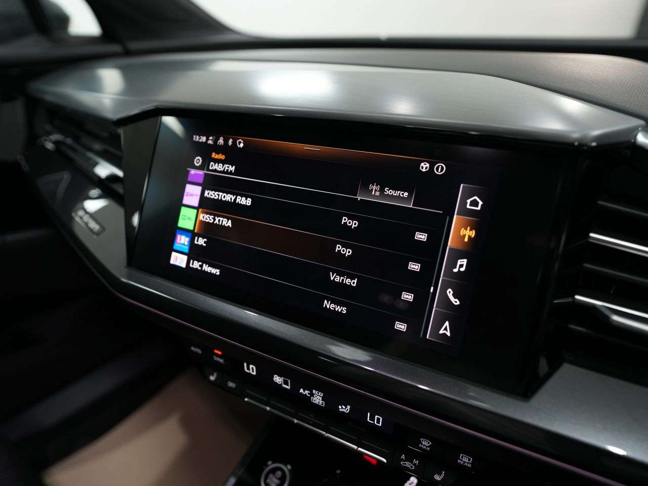 2022 AUDI Q4 E-TRON 2022 AUDI Q4 E-TRON