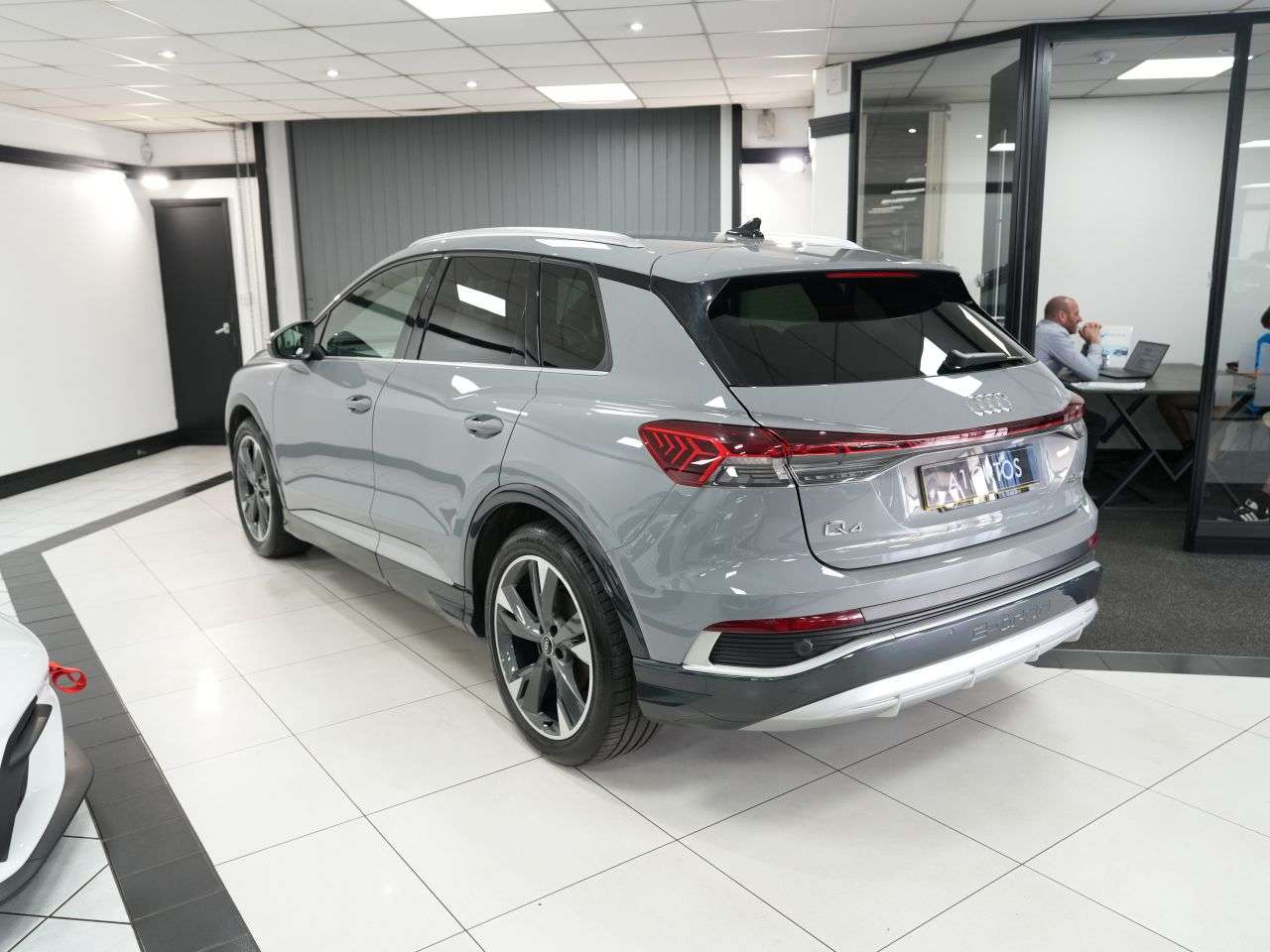 A 2022 AUDI Q4 E-TRON 40 S line SUV 5dr Electric Auto 82kWh (204 ps) SONOS+CARPLAY+20'S+ADAP A 2022 AUDI Q4 E-TRON 40 S line SUV 5dr Electric Auto 82kWh (204 ps) SONOS+CARPLAY+20'S+ADAP
