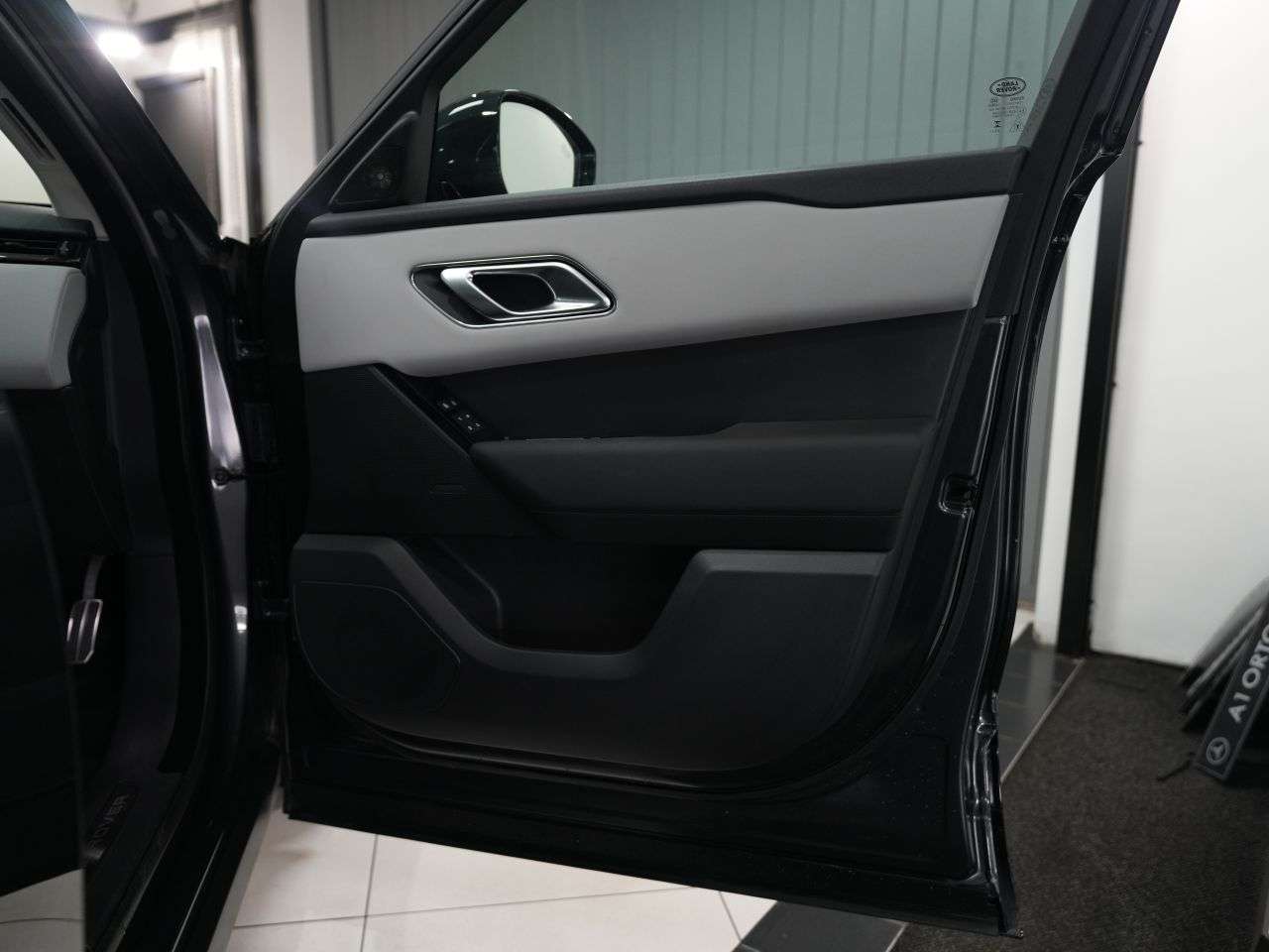 2024 LAND ROVER RANGE ROVER VELAR 2024 LAND ROVER RANGE ROVER VELAR