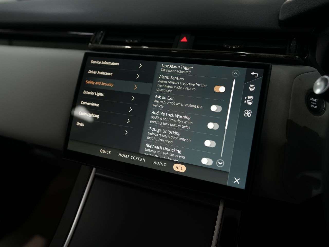 2024 LAND ROVER RANGE ROVER VELAR 2024 LAND ROVER RANGE ROVER VELAR