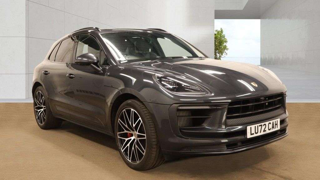 A 2022 PORSCHE MACAN 2.9T V6 S SUV 5dr Petrol PDK 4WD Euro 6 (s/s) (380 ps) 1 OWNER FROM NEW + 1 A 2022 PORSCHE MACAN 2.9T V6 S SUV 5dr Petrol PDK 4WD Euro 6 (s/s) (380 ps) 1 OWNER FROM NEW + 1