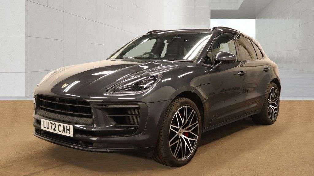 A 2022 PORSCHE MACAN 2.9T V6 S SUV 5dr Petrol PDK 4WD Euro 6 (s/s) (380 ps) 1 OWNER FROM NEW + 1 A 2022 PORSCHE MACAN 2.9T V6 S SUV 5dr Petrol PDK 4WD Euro 6 (s/s) (380 ps) 1 OWNER FROM NEW + 1