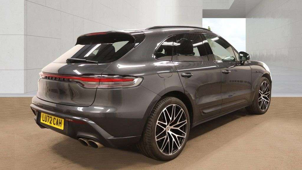 A 2022 PORSCHE MACAN 2.9T V6 S SUV 5dr Petrol PDK 4WD Euro 6 (s/s) (380 ps) 1 OWNER FROM NEW + 1 A 2022 PORSCHE MACAN 2.9T V6 S SUV 5dr Petrol PDK 4WD Euro 6 (s/s) (380 ps) 1 OWNER FROM NEW + 1
