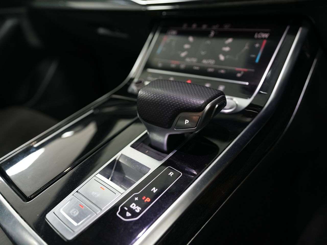 2019 AUDI Q8 2019 AUDI Q8