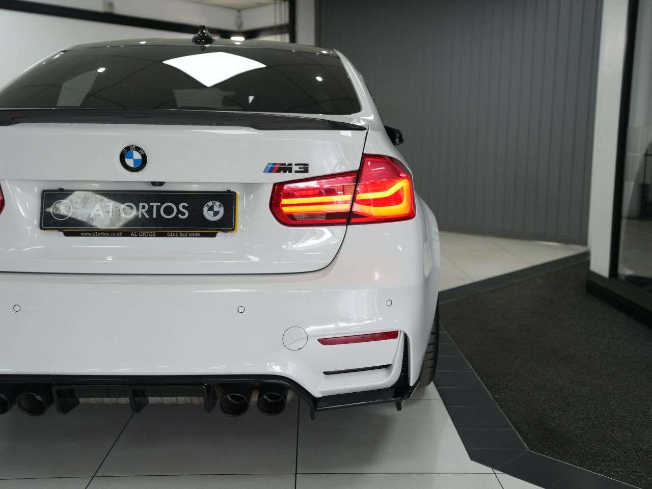 2018 BMW M3 2018 BMW M3