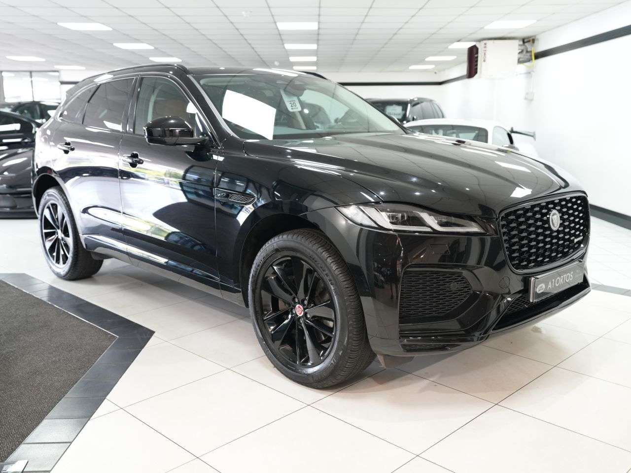 A 2022 JAGUAR F-PACE 2.0 D200 MHEV R-Dynamic Black SUV 5dr Diesel Auto AWD Euro 6 (s/s) (204 ps) A 2022 JAGUAR F-PACE 2.0 D200 MHEV R-Dynamic Black SUV 5dr Diesel Auto AWD Euro 6 (s/s) (204 ps)