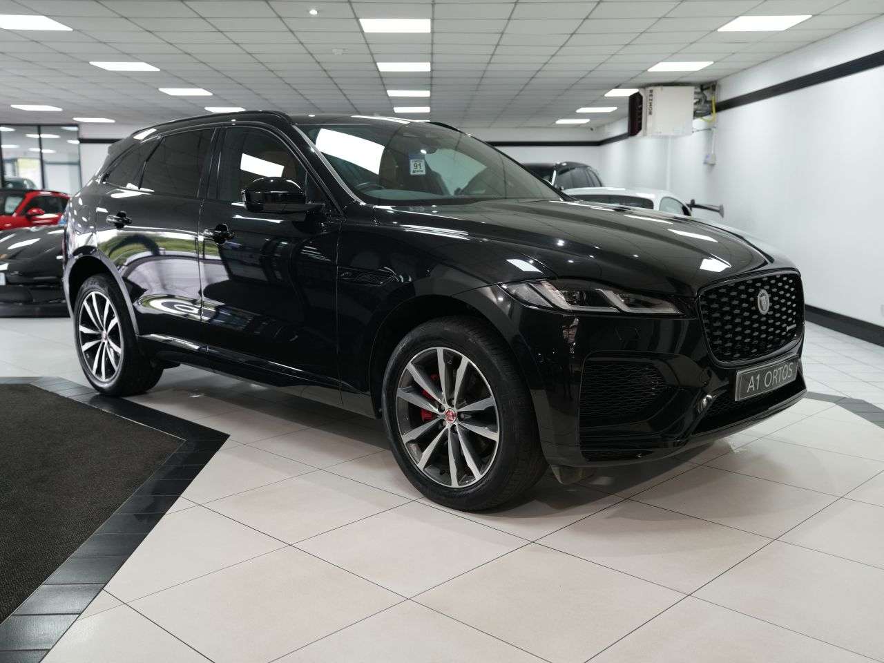 A 2022 JAGUAR F-PACE 2.0 D200 MHEV R-Dynamic Black SUV 5dr Diesel Auto AWD Euro 6 (s/s) (204 ps) A 2022 JAGUAR F-PACE 2.0 D200 MHEV R-Dynamic Black SUV 5dr Diesel Auto AWD Euro 6 (s/s) (204 ps)
