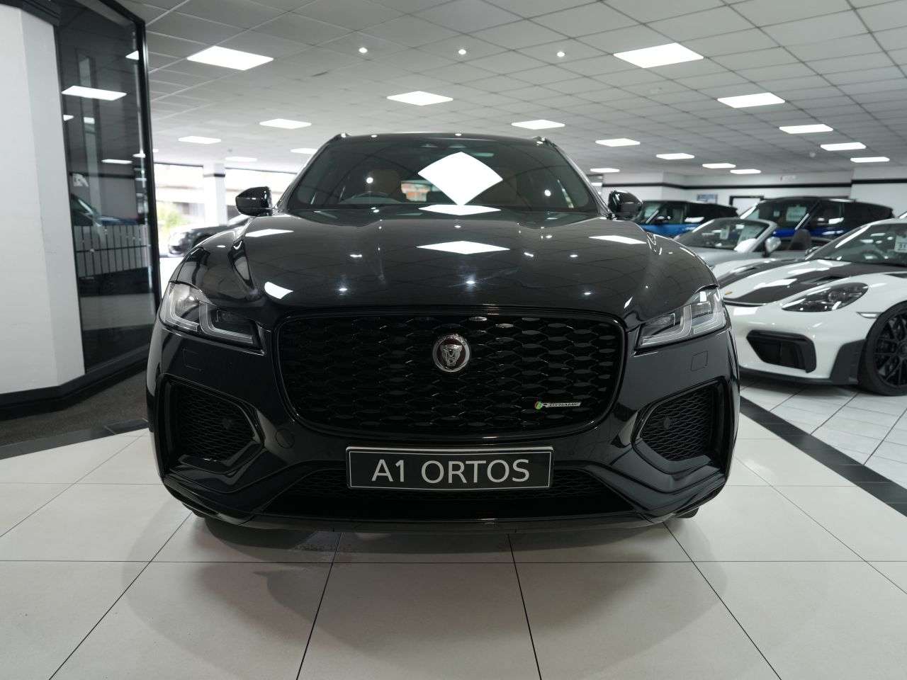 A 2022 JAGUAR F-PACE 2.0 D200 MHEV R-Dynamic Black SUV 5dr Diesel Auto AWD Euro 6 (s/s) (204 ps) A 2022 JAGUAR F-PACE 2.0 D200 MHEV R-Dynamic Black SUV 5dr Diesel Auto AWD Euro 6 (s/s) (204 ps)