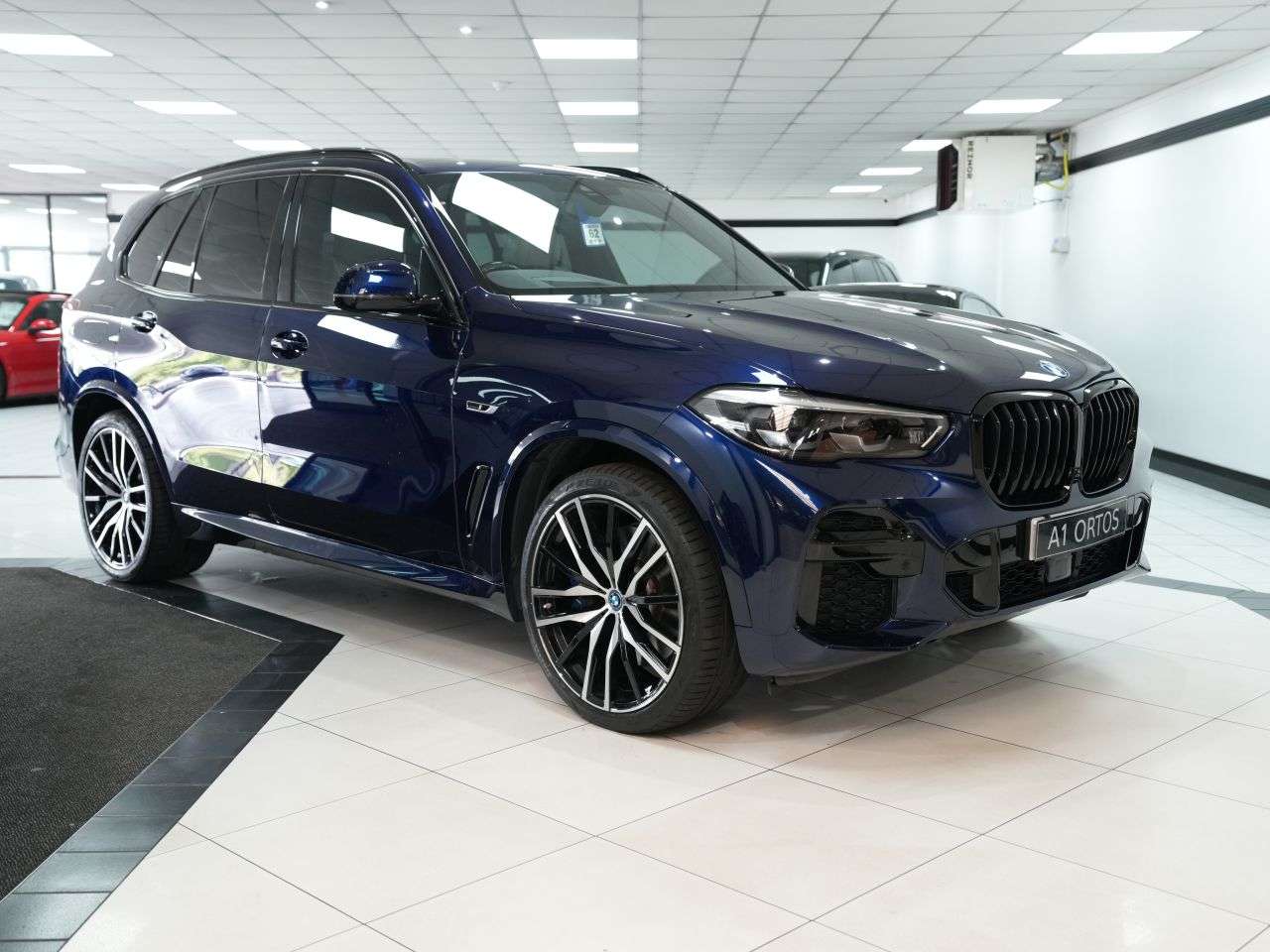 A 2022 BMW X5 3.0 45e 24kWh M Sport SUV 5dr Petrol Plug-in Hybrid Auto xDrive Euro 6 (s/s A 2022 BMW X5 3.0 45e 24kWh M Sport SUV 5dr Petrol Plug-in Hybrid Auto xDrive Euro 6 (s/s