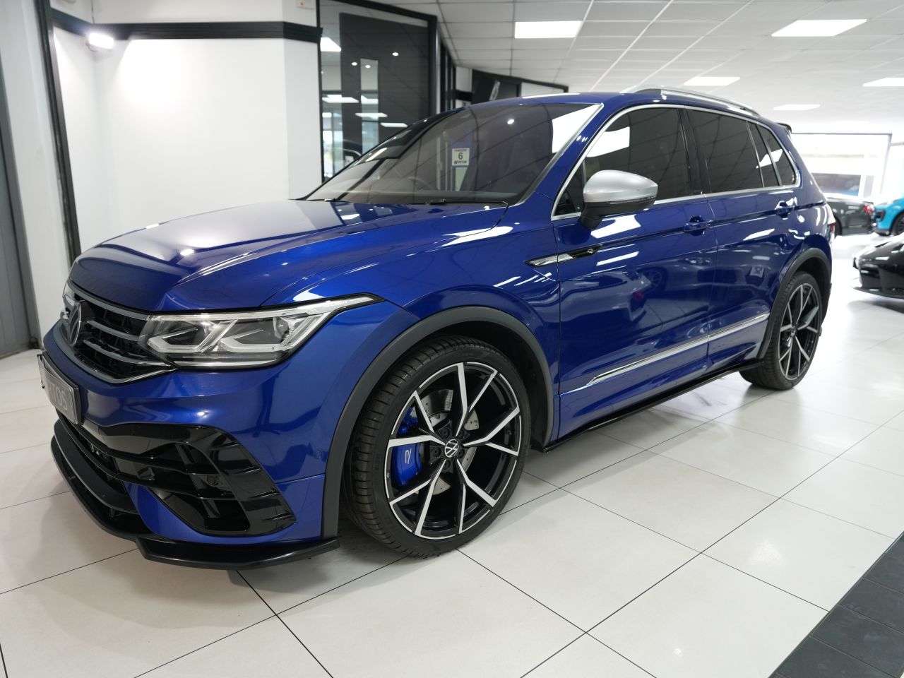 A 2021 VOLKSWAGEN TIGUAN 2.0 TSI R SUV 5dr Petrol DSG 4Motion Euro 6 (s/s) (320 ps) BE QUICK INCREDI A 2021 VOLKSWAGEN TIGUAN 2.0 TSI R SUV 5dr Petrol DSG 4Motion Euro 6 (s/s) (320 ps) BE QUICK INCREDI