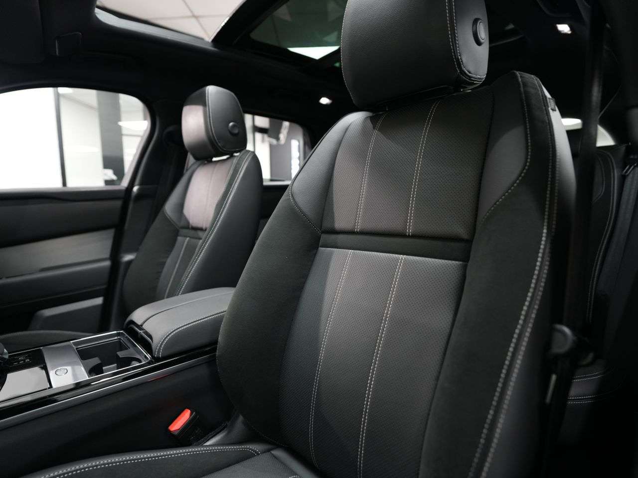 2022 LAND ROVER RANGE ROVER VELAR 2022 LAND ROVER RANGE ROVER VELAR