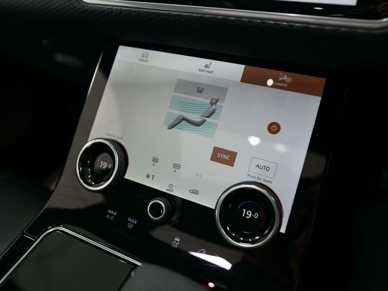 2022 LAND ROVER RANGE ROVER VELAR 2022 LAND ROVER RANGE ROVER VELAR