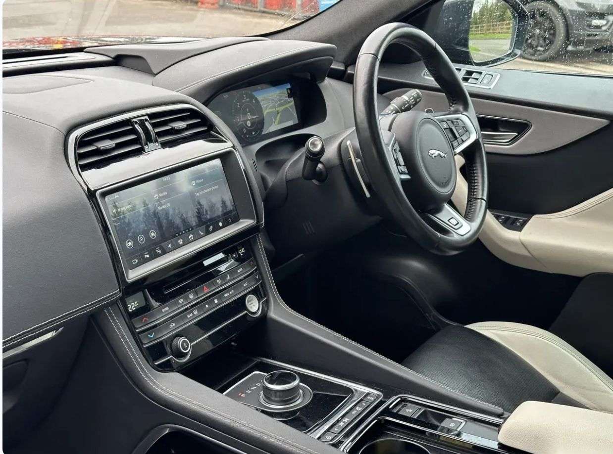2019 JAGUAR F-PACE 2019 JAGUAR F-PACE