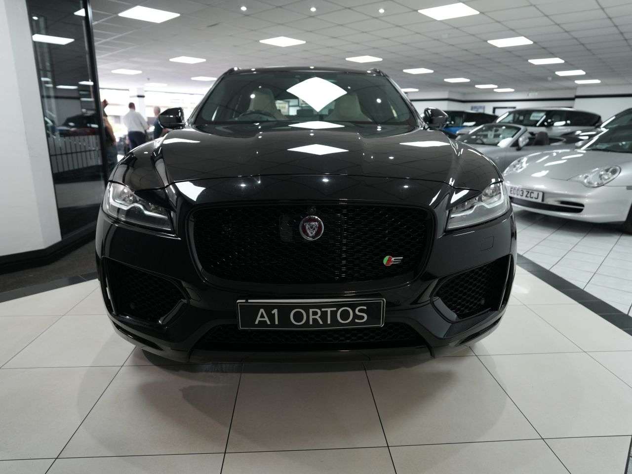 A 2019 JAGUAR F-PACE 3.0 D300 V6 S SUV 5dr Diesel Auto AWD Euro 6 (s/s) (300 ps) BE QUICK YOU WO A 2019 JAGUAR F-PACE 3.0 D300 V6 S SUV 5dr Diesel Auto AWD Euro 6 (s/s) (300 ps) BE QUICK YOU WO