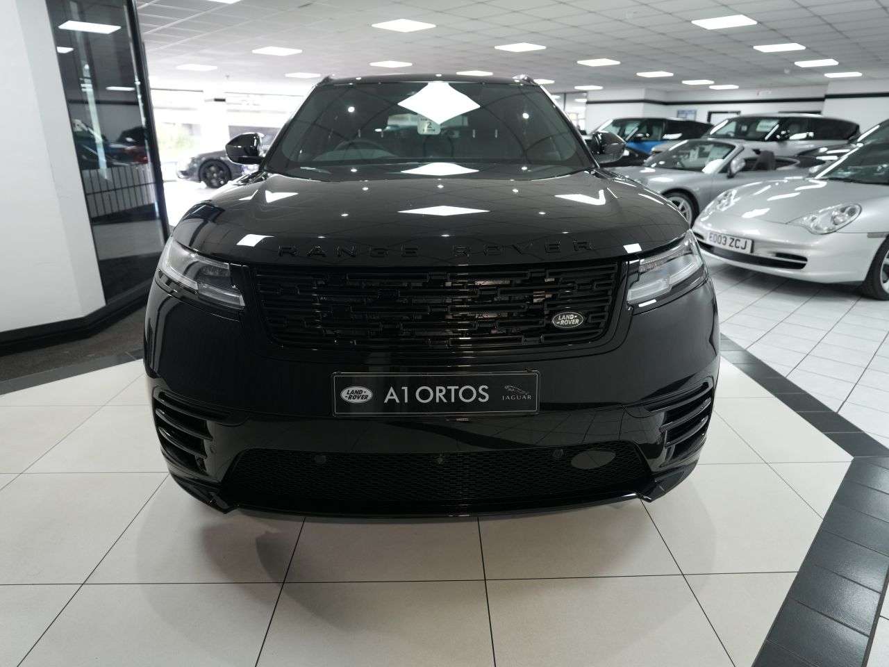 A 2023 LAND ROVER RANGE ROVER VELAR 2.0 D200 MHEV Dynamic SE SUV 5dr Diesel Auto 4WD Euro 6 (s/s) (204 ps) BE Q A 2023 LAND ROVER RANGE ROVER VELAR 2.0 D200 MHEV Dynamic SE SUV 5dr Diesel Auto 4WD Euro 6 (s/s) (204 ps) BE Q