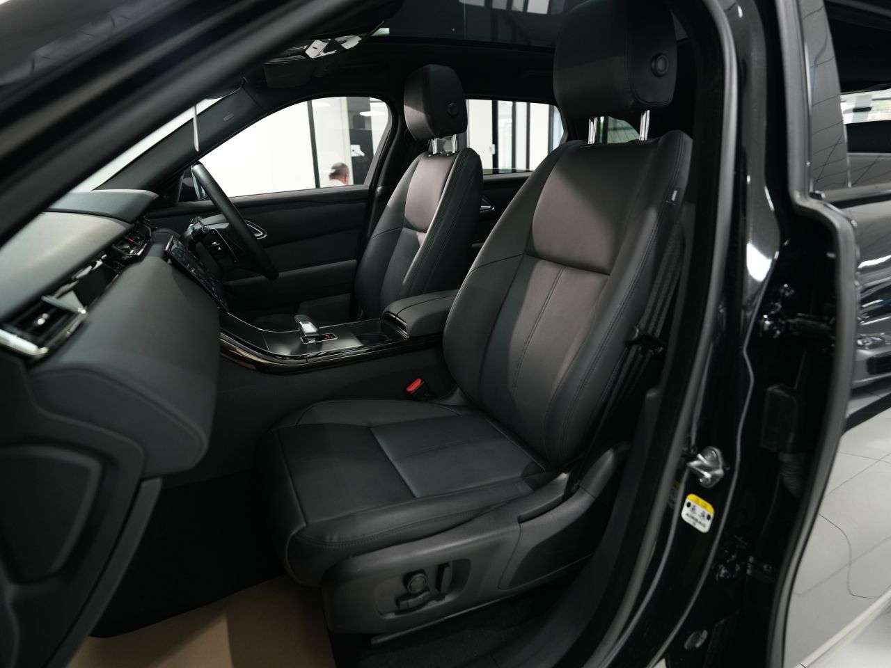 2023 LAND ROVER RANGE ROVER VELAR 2023 LAND ROVER RANGE ROVER VELAR