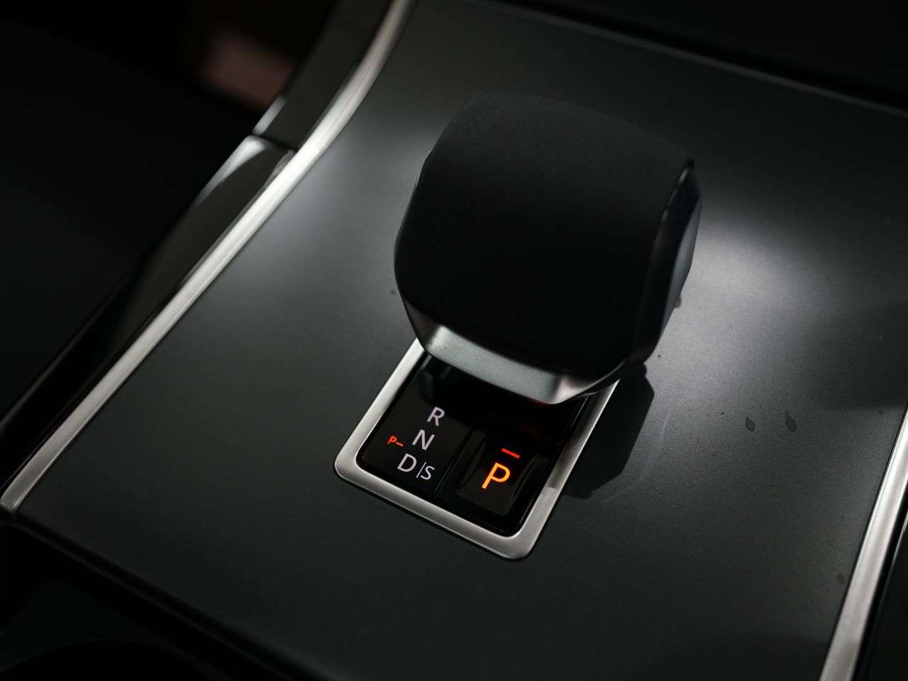 2023 LAND ROVER RANGE ROVER VELAR 2023 LAND ROVER RANGE ROVER VELAR