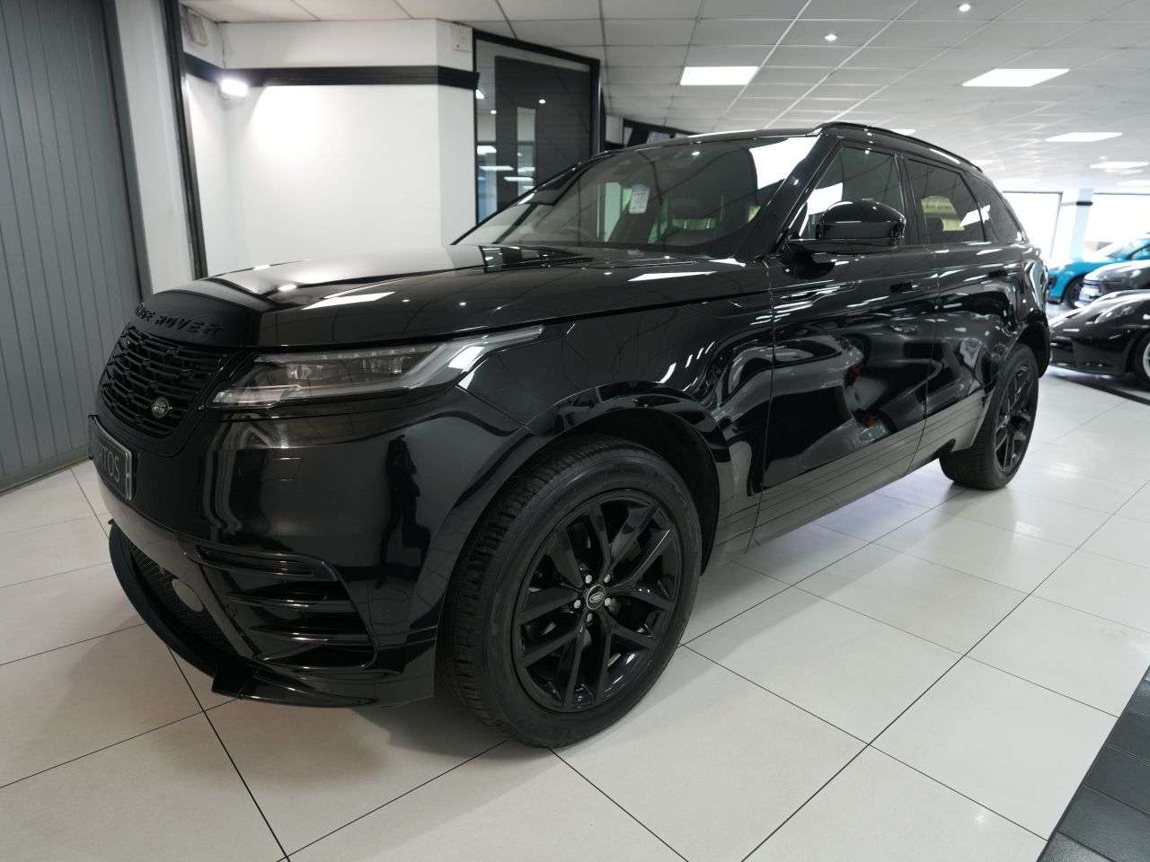 A 2023 LAND ROVER RANGE ROVER VELAR 2.0 D200 MHEV Dynamic SE SUV 5dr Diesel Auto 4WD Euro 6 (s/s) (204 ps) BE Q A 2023 LAND ROVER RANGE ROVER VELAR 2.0 D200 MHEV Dynamic SE SUV 5dr Diesel Auto 4WD Euro 6 (s/s) (204 ps) BE Q