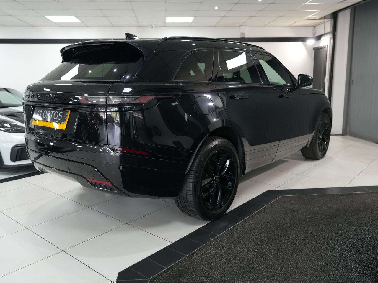2023 LAND ROVER RANGE ROVER VELAR 2023 LAND ROVER RANGE ROVER VELAR