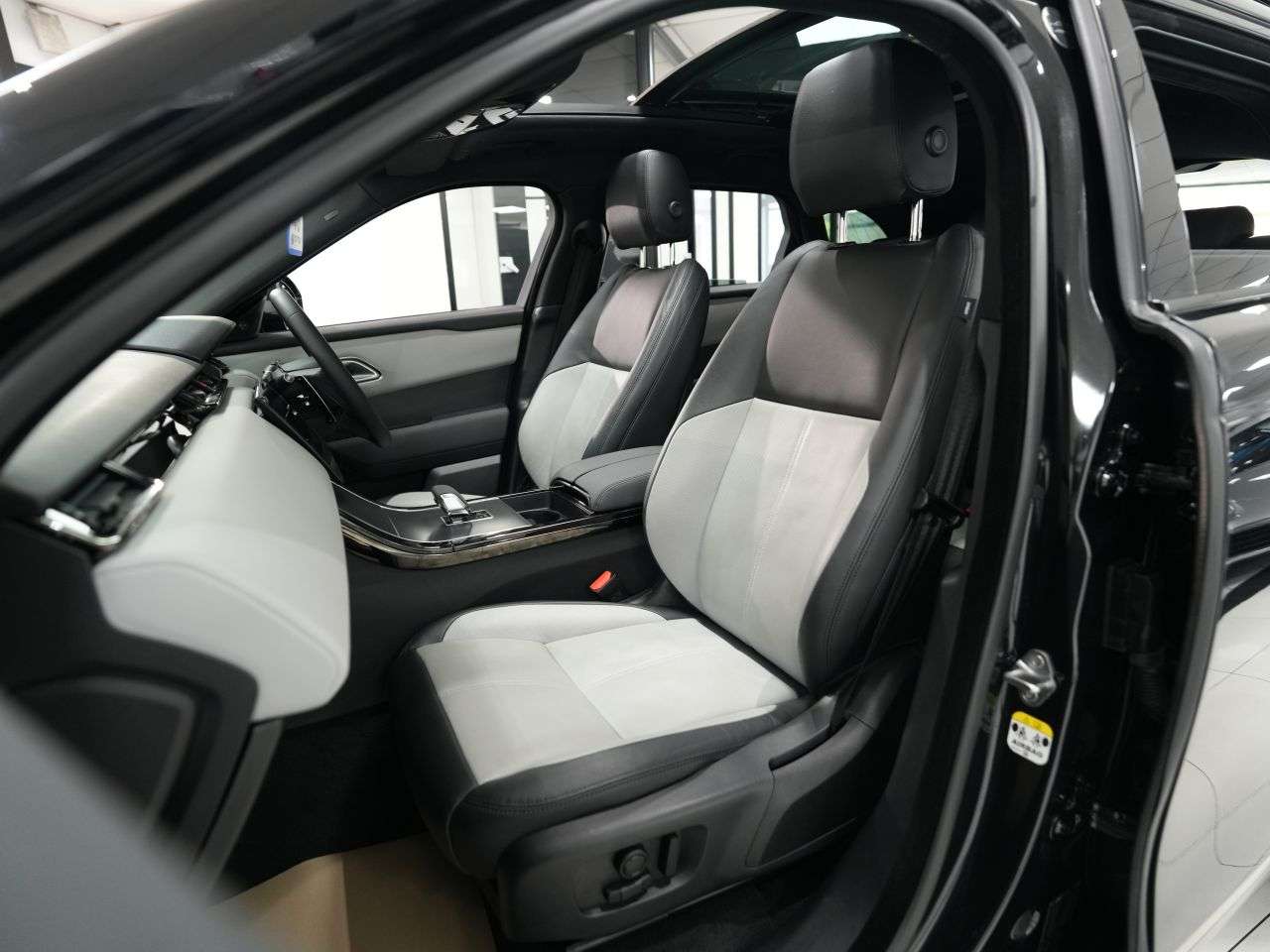 2023 LAND ROVER RANGE ROVER VELAR 2023 LAND ROVER RANGE ROVER VELAR
