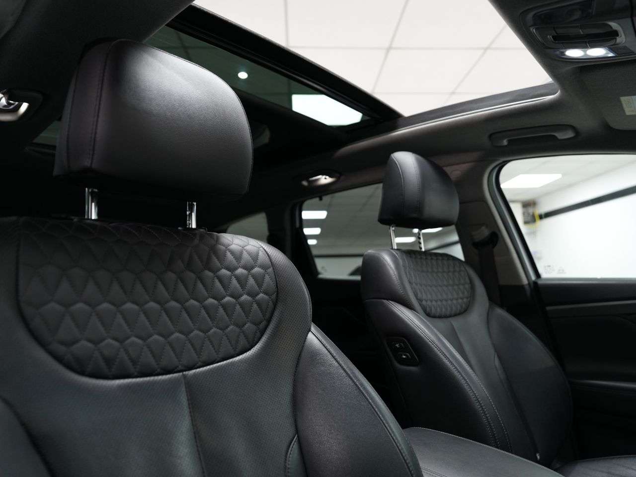 A 2021 HYUNDAI SANTA FE 2.2 CRDi Premium SE SUV 5dr Diesel Auto 4WD Euro 6 (s/s) 7 Seat (200 ps) ST A 2021 HYUNDAI SANTA FE 2.2 CRDi Premium SE SUV 5dr Diesel Auto 4WD Euro 6 (s/s) 7 Seat (200 ps) ST