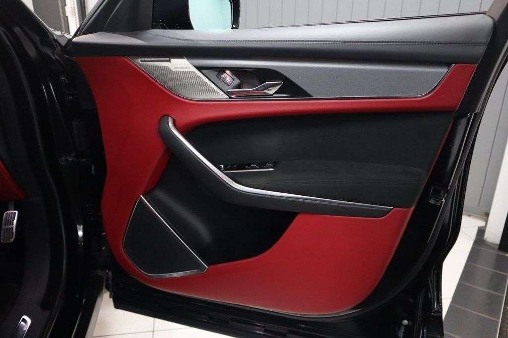 2021 JAGUAR F-PACE 2021 JAGUAR F-PACE