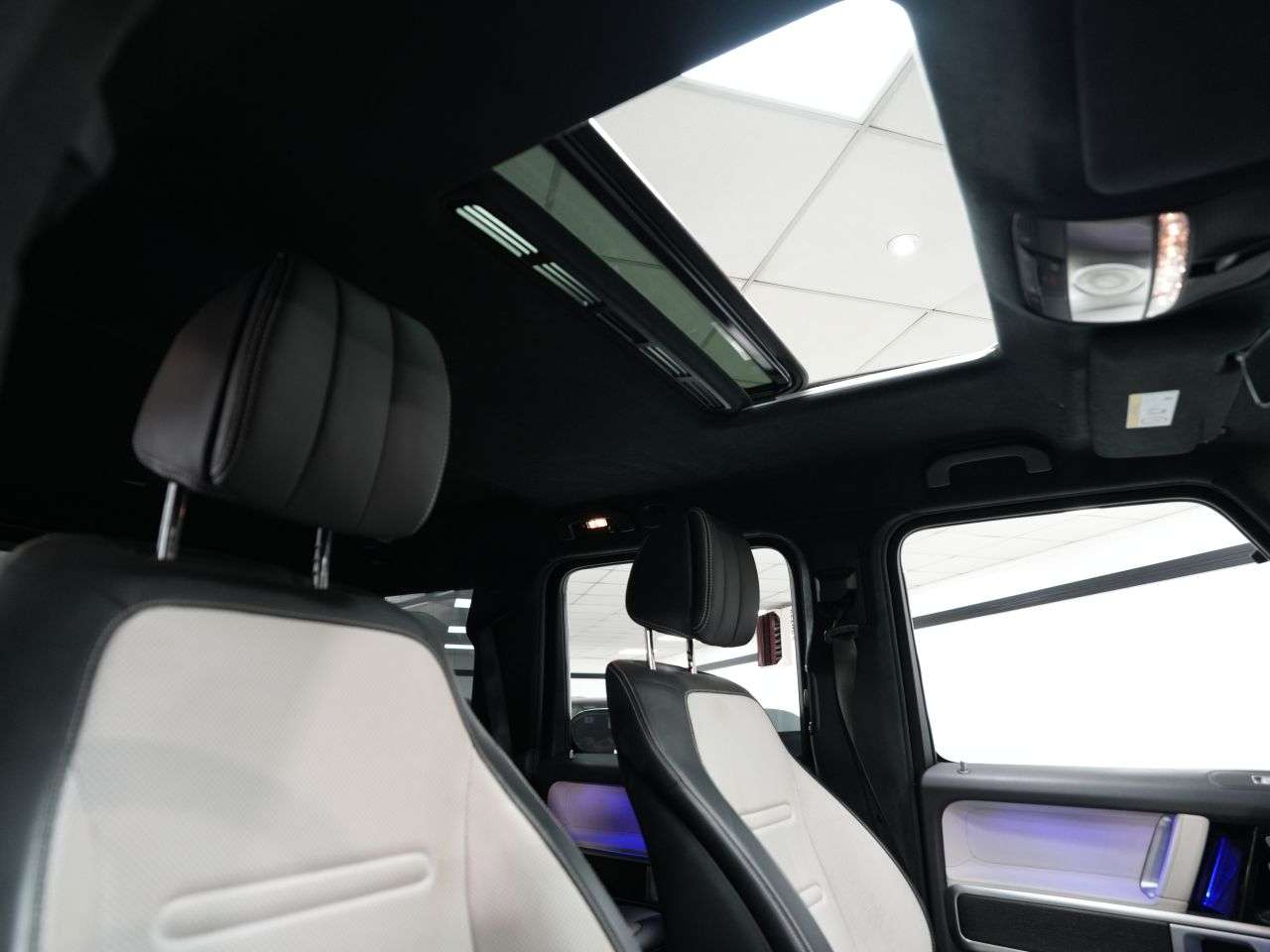 A 2023 MERCEDES-BENZ G CLASS 2.9 G400d AMG Line (Premium Plus) SUV 5dr Diesel G-Tronic 4MATIC Euro 6 (s/ A 2023 MERCEDES-BENZ G CLASS 2.9 G400d AMG Line (Premium Plus) SUV 5dr Diesel G-Tronic 4MATIC Euro 6 (s/