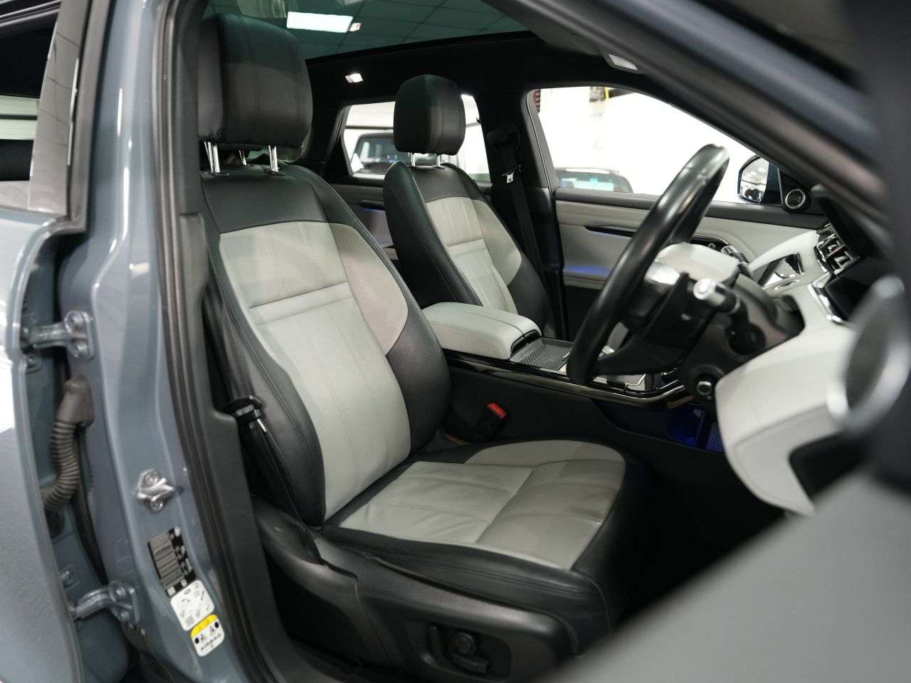 2019 LAND ROVER RANGE ROVER EVOQUE 2019 LAND ROVER RANGE ROVER EVOQUE
