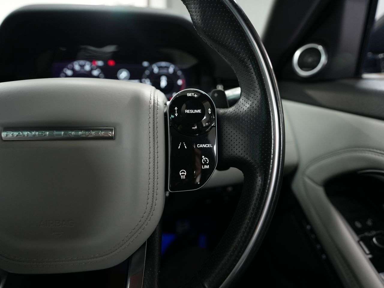 2019 LAND ROVER RANGE ROVER EVOQUE 2019 LAND ROVER RANGE ROVER EVOQUE