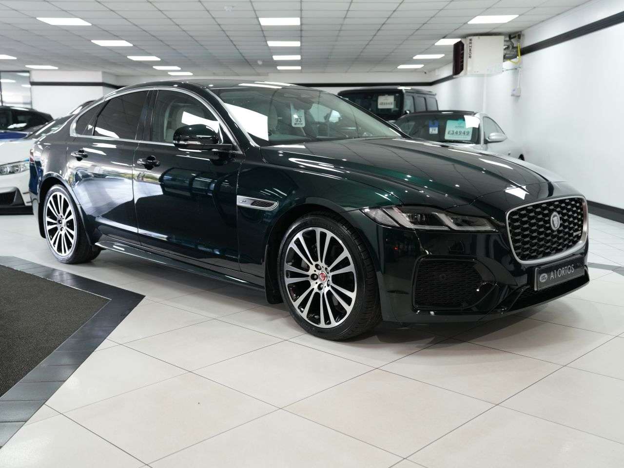 A 2023 JAGUAR XF 2.0 D200 MHEV R-Dynamic SE Saloon 4dr Diesel Auto Euro 6 (s/s) (204 ps) STU A 2023 JAGUAR XF 2.0 D200 MHEV R-Dynamic SE Saloon 4dr Diesel Auto Euro 6 (s/s) (204 ps) STU